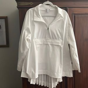 Athleta Sojourn Top in white. NWT